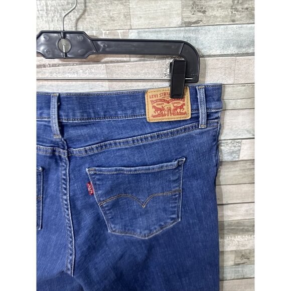 Women’s Levi’s Bremuda Shorts Dark Wash Size 32 - Picture 14 of 16